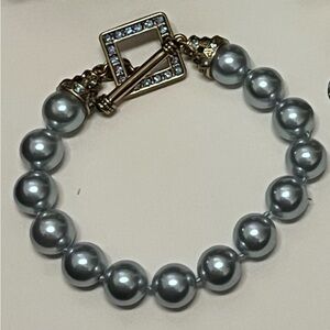 Elegant Silver-Blue Pearl Bracelet